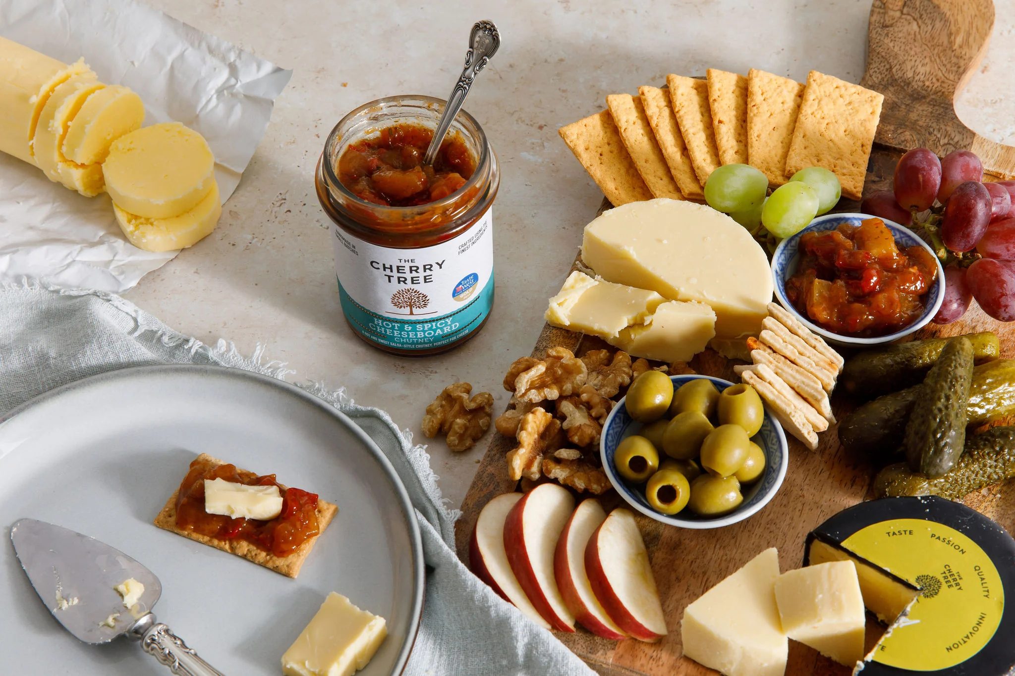 Hot & Spicy Cheeseboard Chutney - Image 3