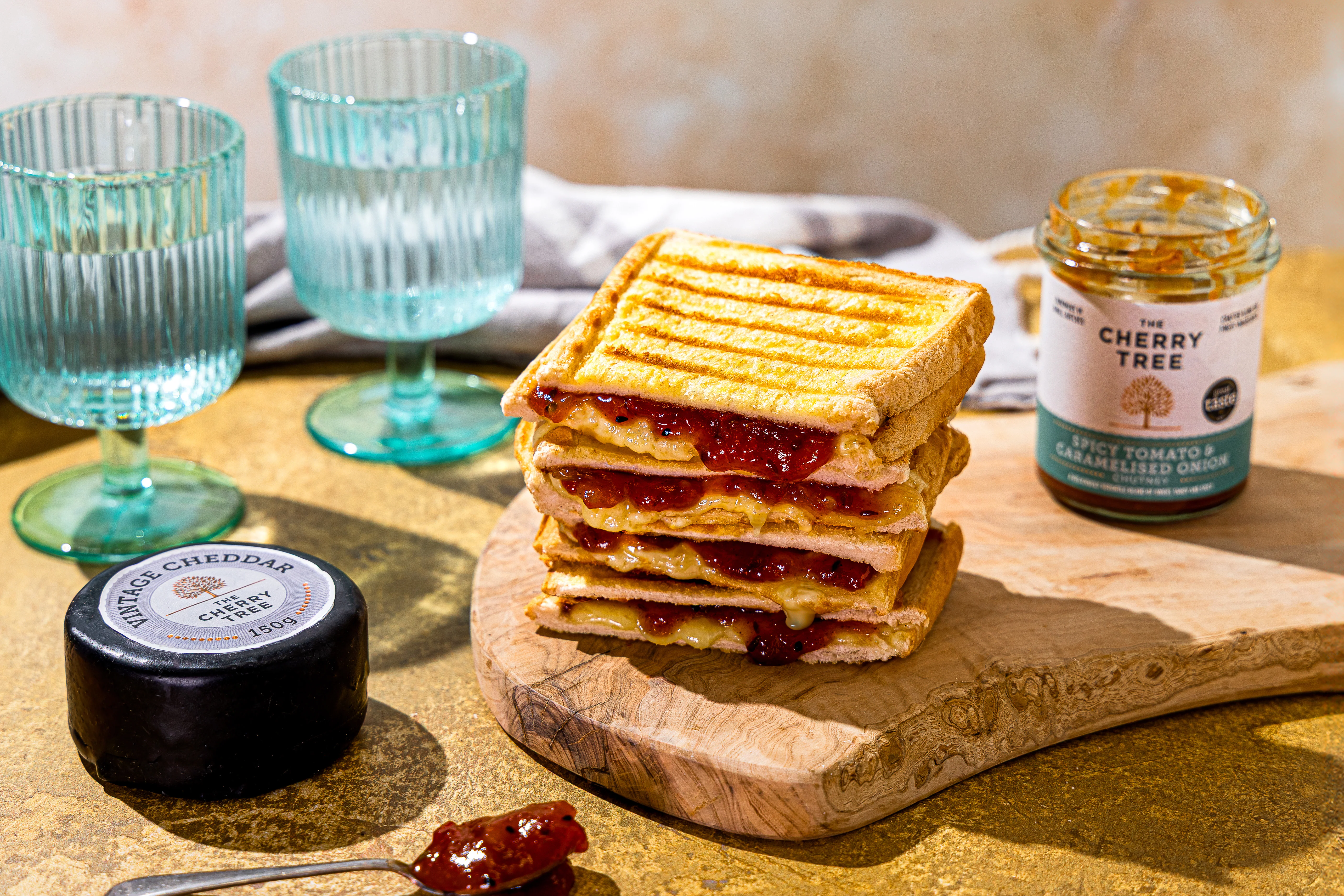 Spicy Tomato & Caramelised Onion Chutney - Image 3